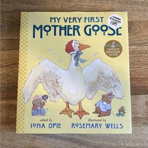 AUTOGRAPHED VG 2016 HC DJ 20th Anniversary Mother Goose Rosemary Wells Iona Opie